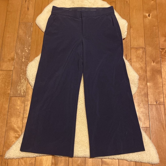 Athleta Tribeca Crop pants, navy blue, size 2 - Picture 5 of 11